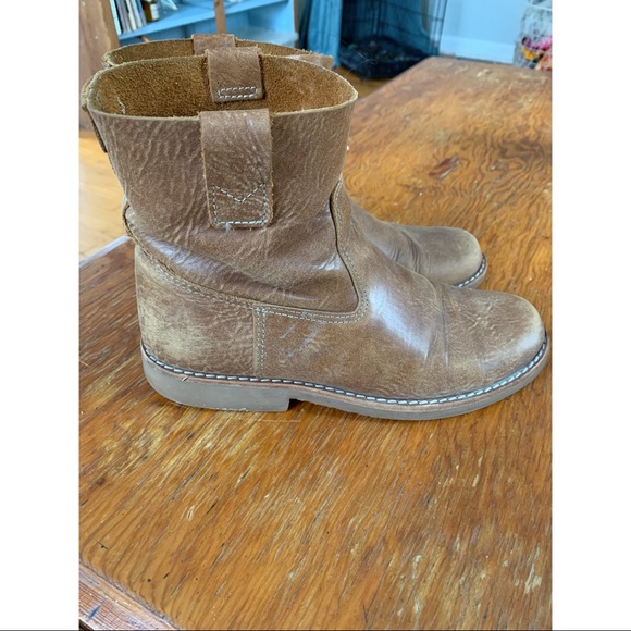 ✖️SOLD✖️Roots Leather Shorty Boot - Picture 2 of 4